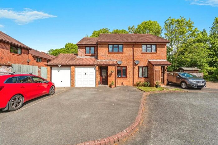 3 Bedroom Semi Detached House For Sale In Perrywood Gardens, Totton, Southampton, Hampshire, SO40