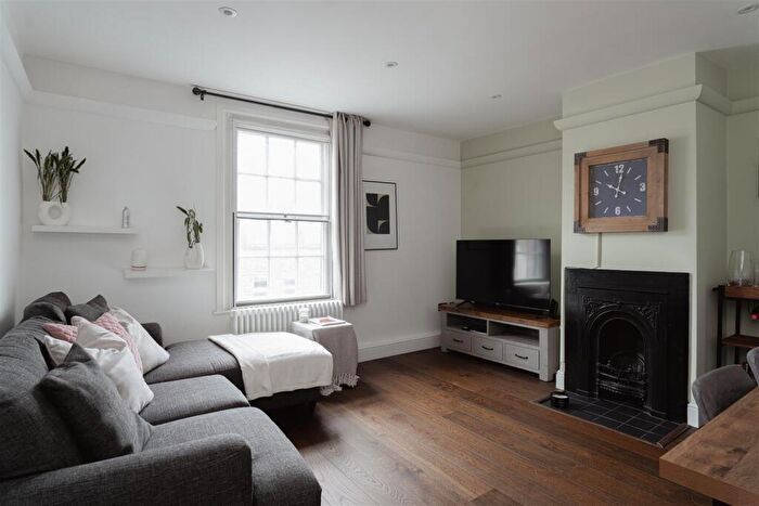 2 Bedroom Apartment For Sale In Bell Street, Reigate, RH2