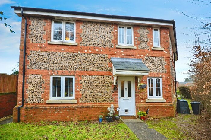 3 Bedroom Semi-Detached House For Sale In Beech Grove, Four Marks, Alton, GU34