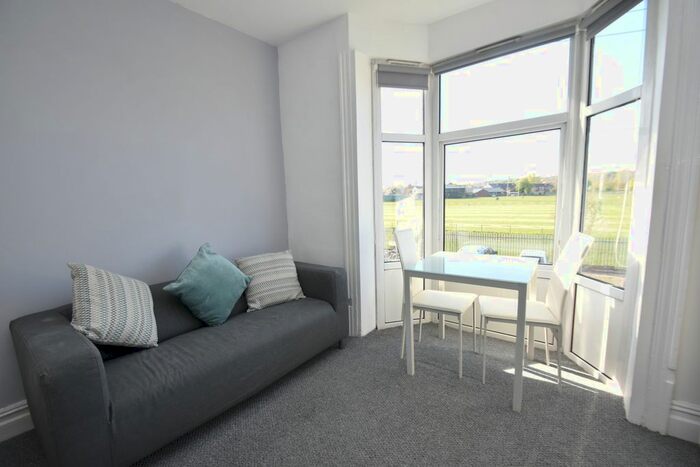 1 Bedroom Flat To Rent In Newport Road, Roath, Cardiff CF24