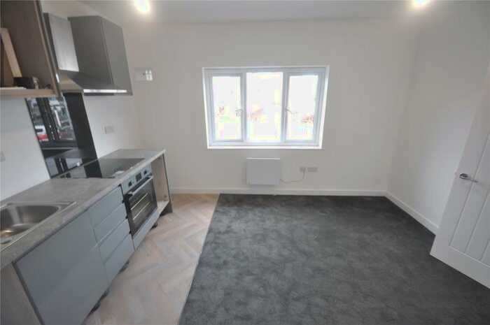 1 Bedroom Apartment To Rent In Cricklade Road, Swindon, SN2