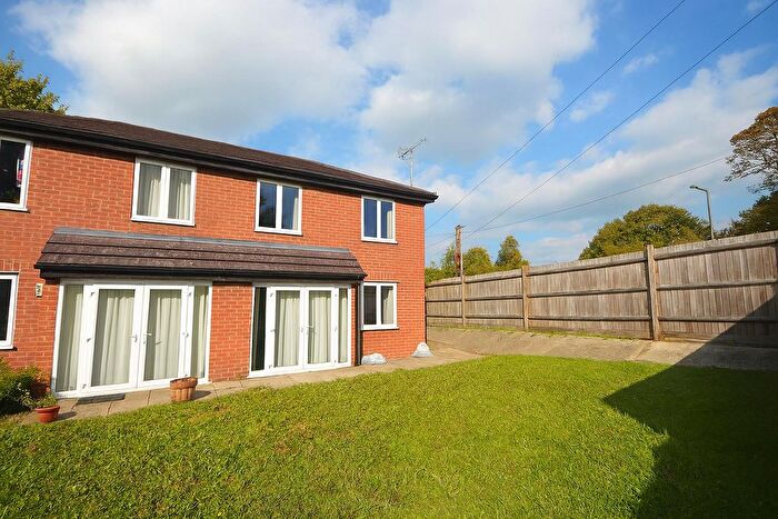 1 Bedroom Flat To Rent In Station Lane, Chandler's Ford, Eastleigh, SO53