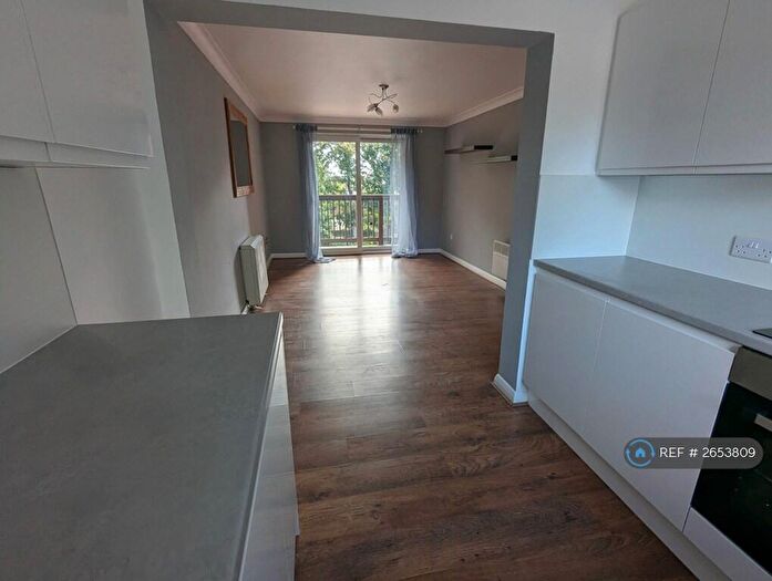 2 Bedroom Flat To Rent In Parklands, Southampton, SO17