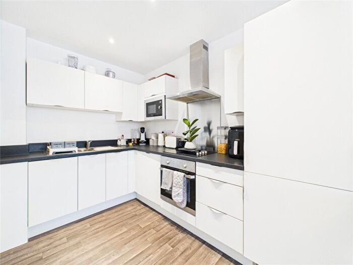 1 Bedroom Apartment For Sale In Manor Road, Northampton, NN2