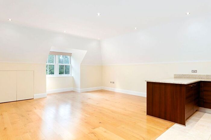 1 Bedroom Flat To Rent In Mount Harry Road, Sevenoaks, TN13