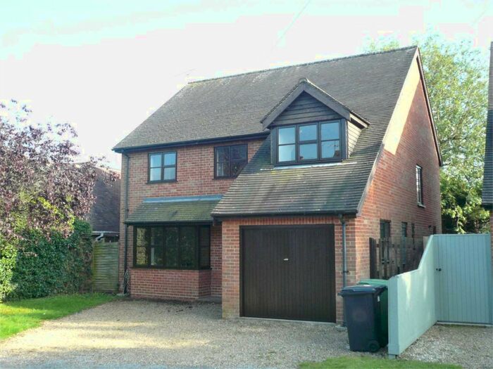 4 Bedroom Detached House To Rent In Coldharbour Close, Henley-On-Thames, RG9