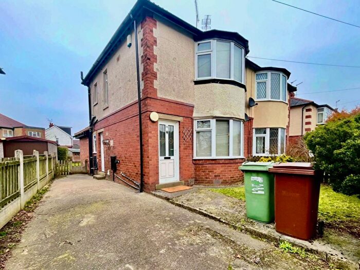 2 Bedroom Detached House To Rent In Grange Avenue, Yeadon, Leeds, West Yorkshire, Uk, LS19