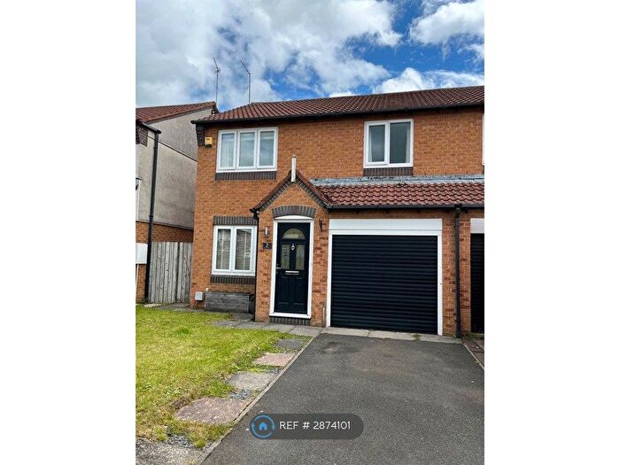 3 Bedroom Semi-Detached House To Rent In Whernside Close, Washington, NE37