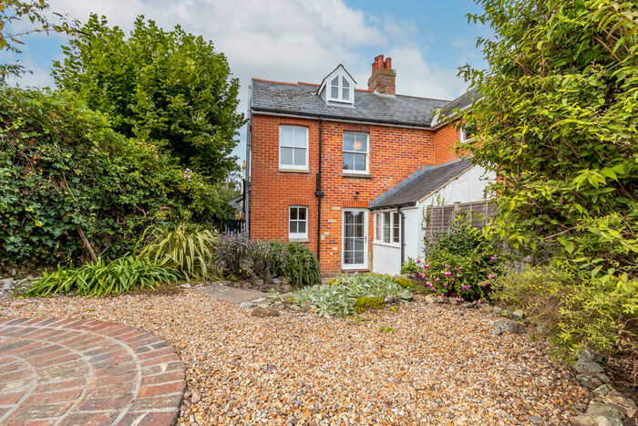 2 Bedroom Semi-Detached House To Rent In Church Street, Niton, PO38