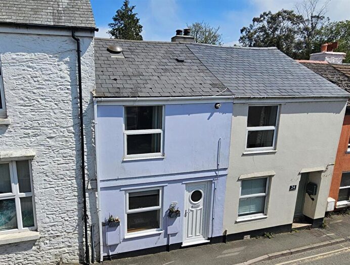 2 Bedroom Cottage For Sale In Fore Street, Bere Alston, Yelverton, PL20
