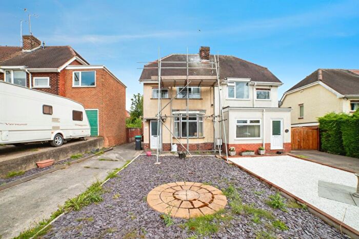 3 Bedroom Semi-Detached House For Sale In Leeming Lane North, Mansfield Woodhouse, Mansfield, NG19