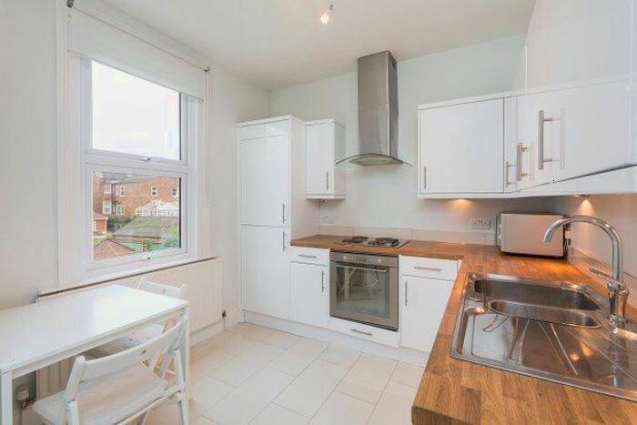 1 Bedroom Flat To Rent In Oxford Gardens, Chiswick, W4