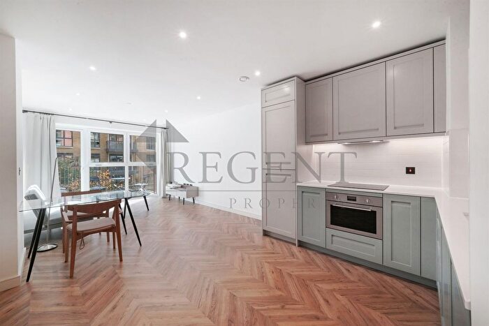 2 Bedroom Flat To Rent In Attlee House, Heritage Walk, KT1
