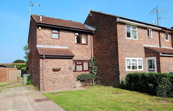 2 Bedroom End Of Terrace House To Rent In Honeysuckle Walk, Horsham, RH12