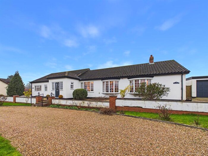 3 Bedroom Detached Bungalow For Sale In Top Road, Little Cawthorpe, Louth, LN11