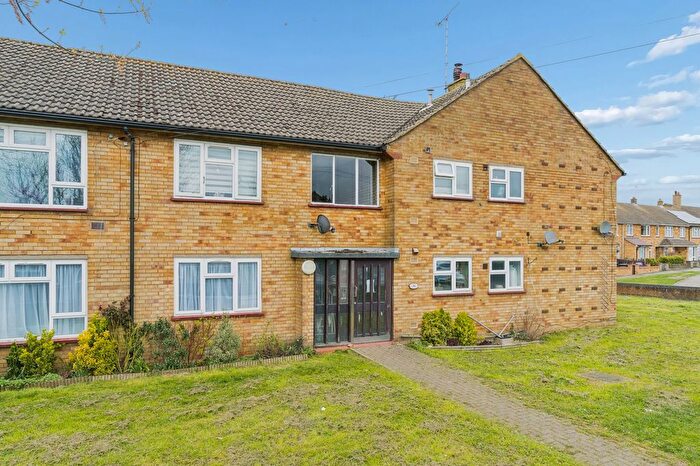 2 Bedroom Flat For Sale In Gosling Avenue, Offley, Hitchin, SG5