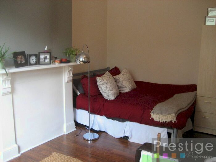 Studio To Rent In Holloway Road, London, N7