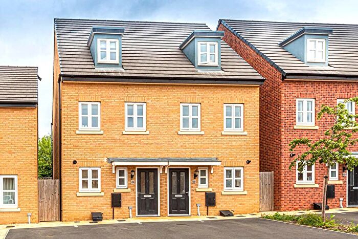 4 Bedroom Semi-Detached House For Sale In Elderberry Crescent, Rushden, NN10
