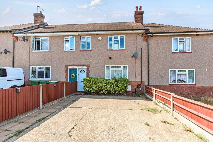 3 Bedroom Terraced House For Sale In Ridge Way, Crayford, Dartford, DA1