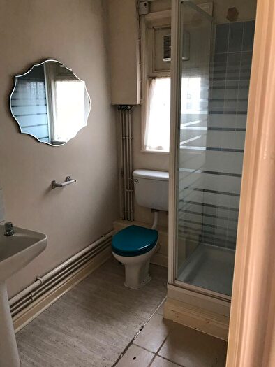 7 Bedroom Terraced House To Rent In Monks Road, - Bed, LN2