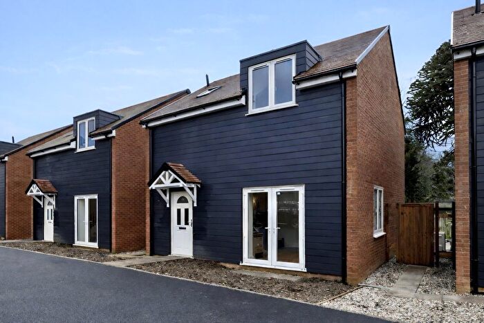 2 Bedroom Property For Sale In High Road, High Cross, Ware, SG11