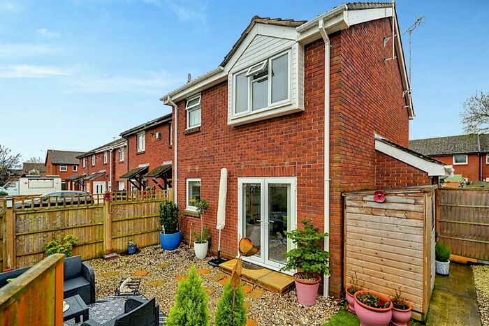 1 Bedroom House To Rent In Snowdon Close, Thatcham, RG19