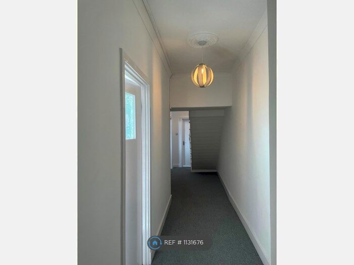 3 Bedroom Flat To Rent In St. James's Street, Walthamstow, E17