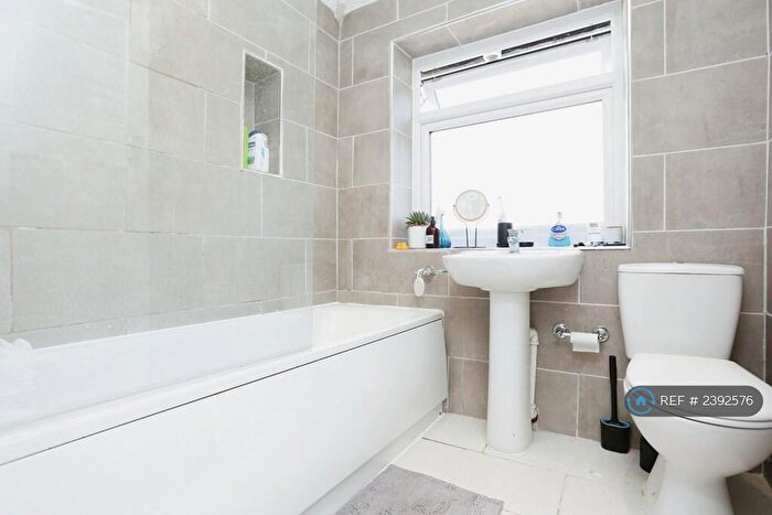 3 Bedroom Semi-Detached House To Rent In Portland Road, Bromley, BR1