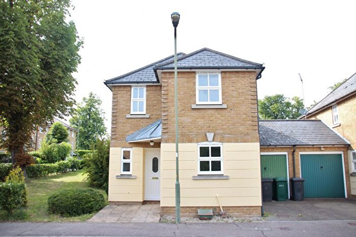 3 Bedroom Link Detached House To Rent In Balmoral Avenue, New Southgate, N11