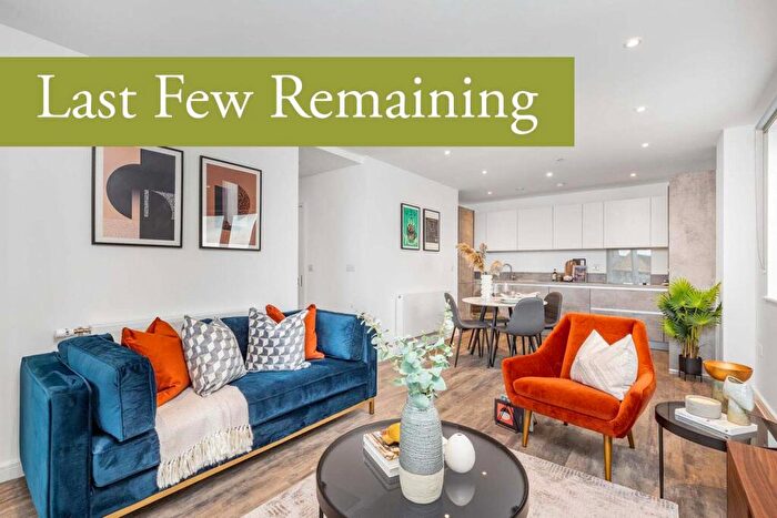 2 Bedroom Apartment To Rent In Bed, Th Floor, Lapwing, The Halcyon In Fresh Wharf, IG11