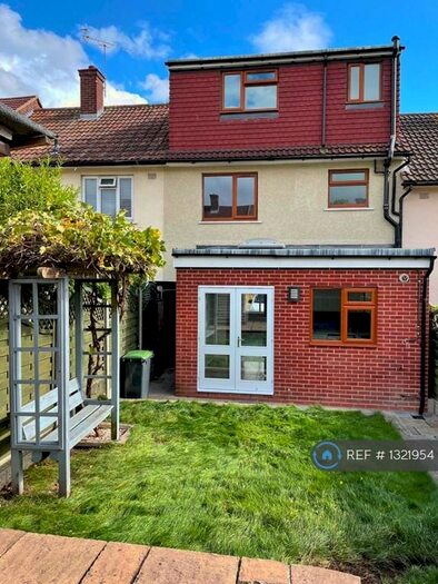 3 Bedroom Terraced House To Rent In Crossfields, Loughton, IG10