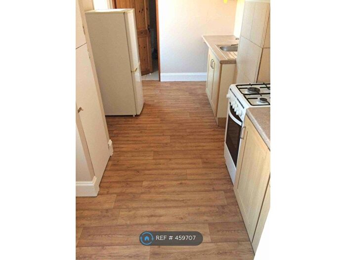 2 Bedroom Flat To Rent In Carholme Road, Lincoln, LN1
