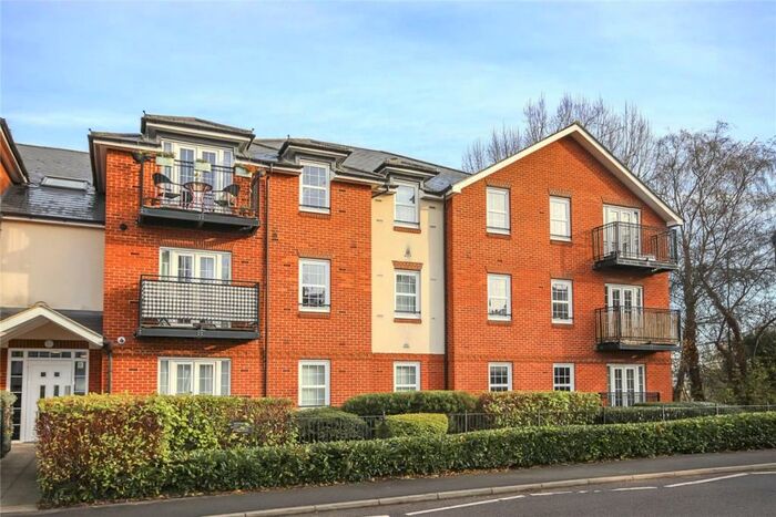 2 Bedroom Apartment To Rent In Station Road Harpenden, AL5