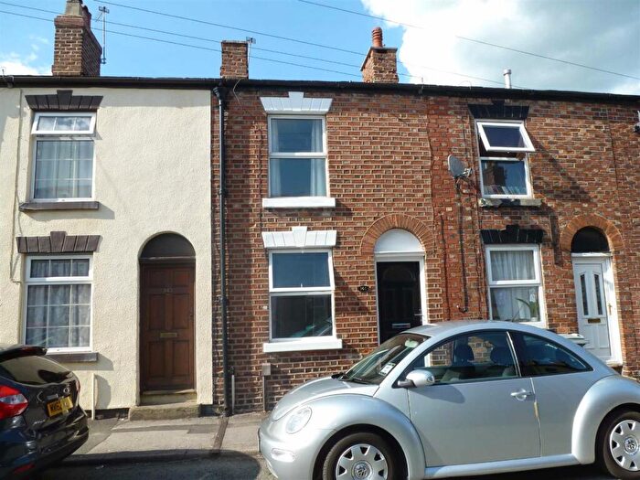 2 Bedroom House To Rent In Great King Sreet, Macclesfield, Cheshire, SK11