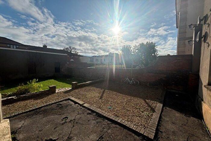 4 Bedroom Flat To Rent In Tyndalls Park Road, Bristol, BS8