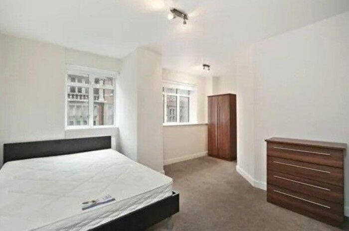 1 Bedroom Flat To Rent In Flat, Warren Court, Euston Road, London, NW1