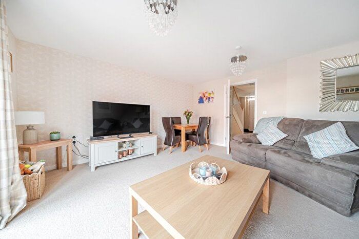 3 Bedroom Semi Detached House For Sale In Magpie Road, Nottingham, Nottinghamshire, NG12