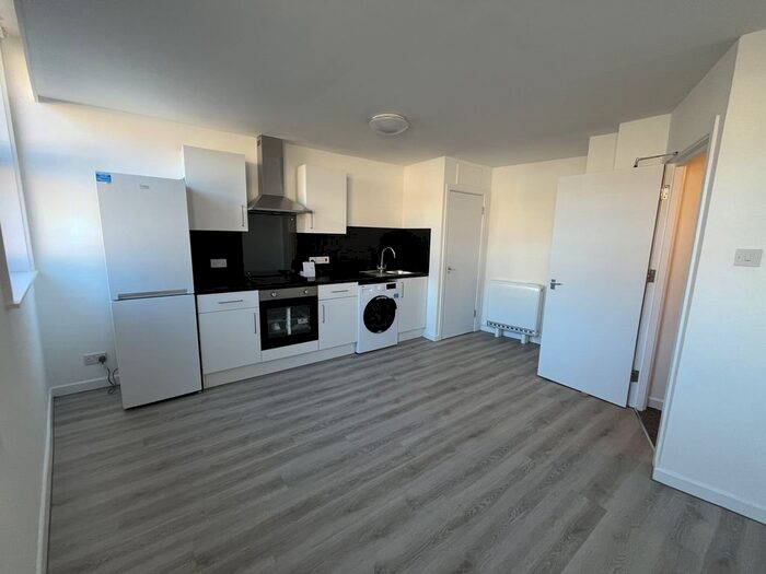 3 Bedroom Flat To Rent In St Peters Road, Bournemouth, BH1