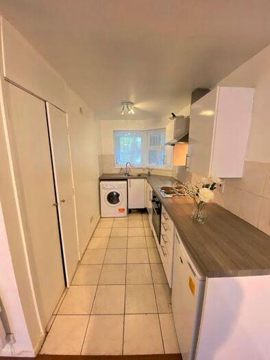 1 Bedroom Flat To Rent In Downs Road, Luton, LU1