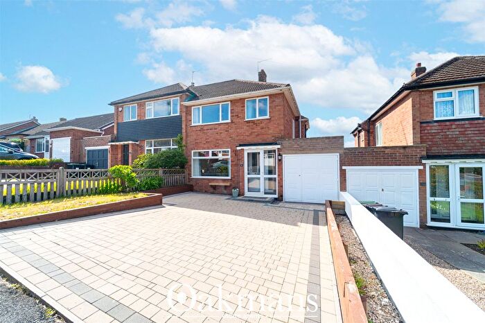 3 Bedroom Semi Detached House For Sale In Forest Close, Lickey End, Bromsgrove, Worcestershire, B60