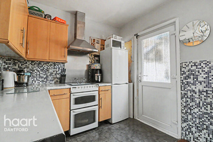 3 Bedroom End Of Terrace House For Sale In Maiden Lane, Dartford, DA1