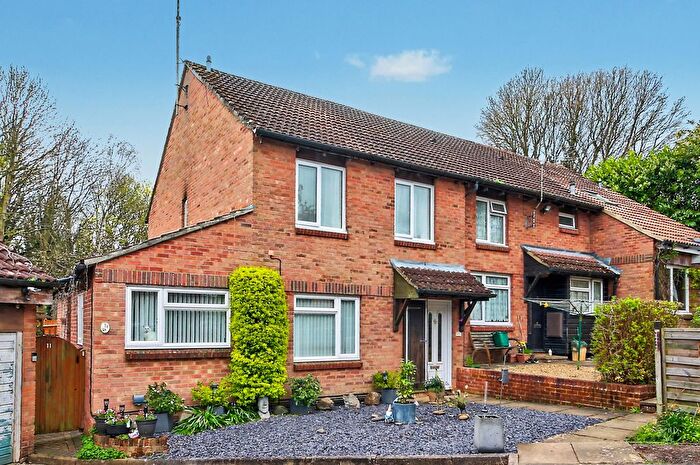 1 Bedroom Maisonette For Sale In Van Dyck Close, Basingstoke, RG21