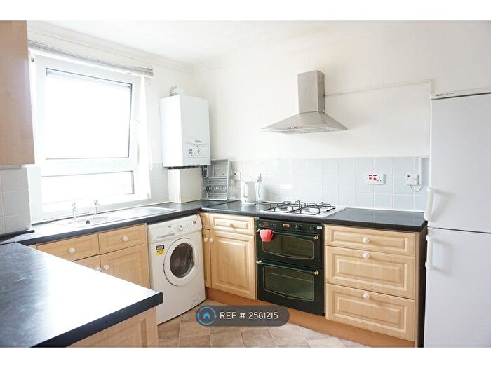 3 Bedroom Maisonette To Rent In Ponsonby House, Southsea, PO5