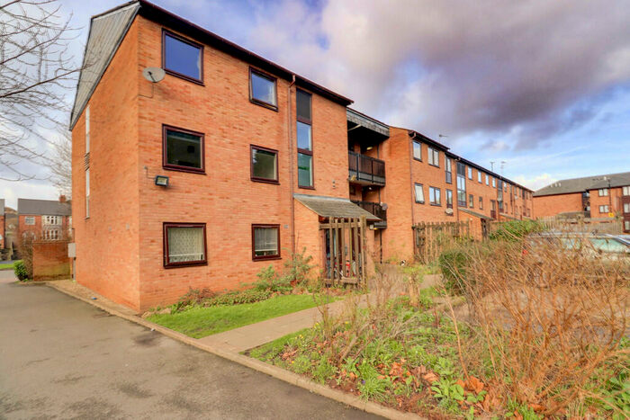 2 Bedroom Apartment To Rent In Blackbird Road, Leicester, LE4