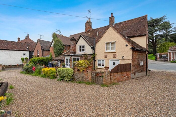 2 Bedroom Property To Rent In Church Street, Chesham, HP5