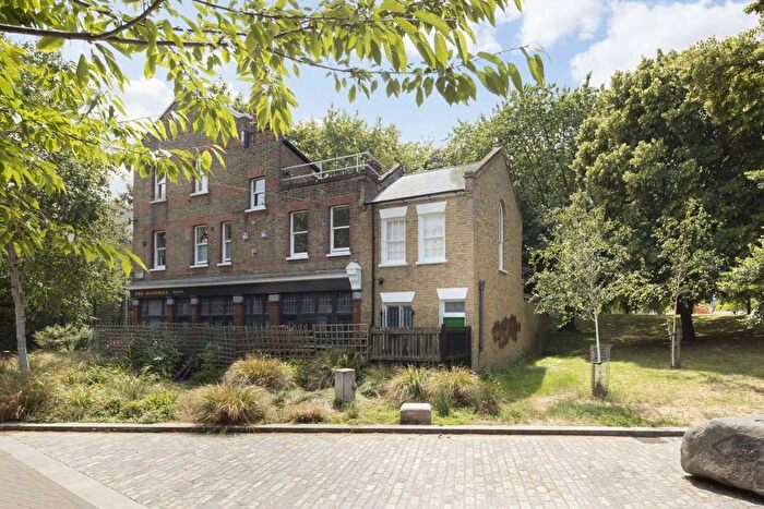 2 Bedroom Property To Rent In Priory Mews, South Lambeth, SW8