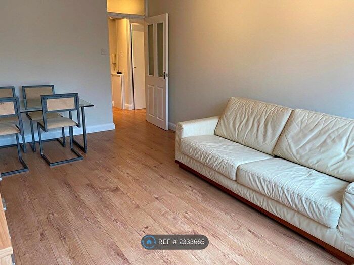 1 Bedroom Flat To Rent In Deanswood, London, N11