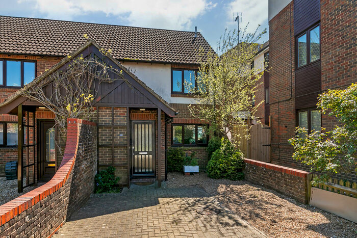 2 Bedroom End Of Terrace House To Rent In Milland Road, Winchester, SO23