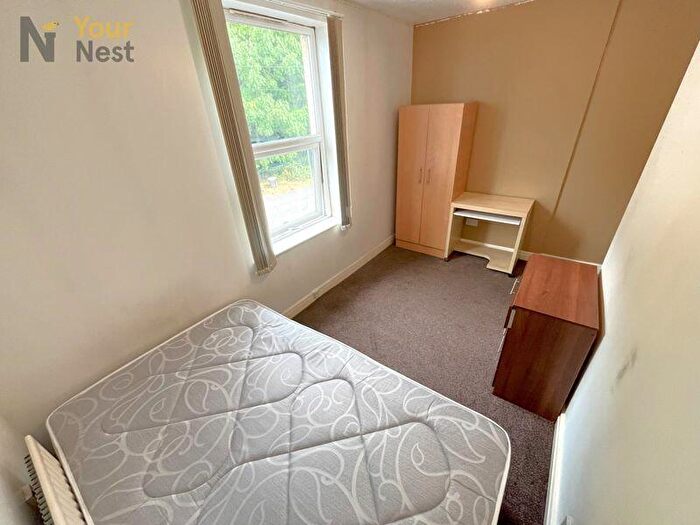 5 Bedroom End Of Terrace House To Rent In Westfield Road, Hyde Park, Leeds, LS3