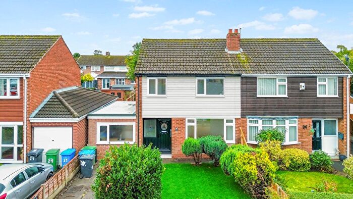 3 Bedroom Semi-detached House For Sale In Dorset Way, Woolston, WA1